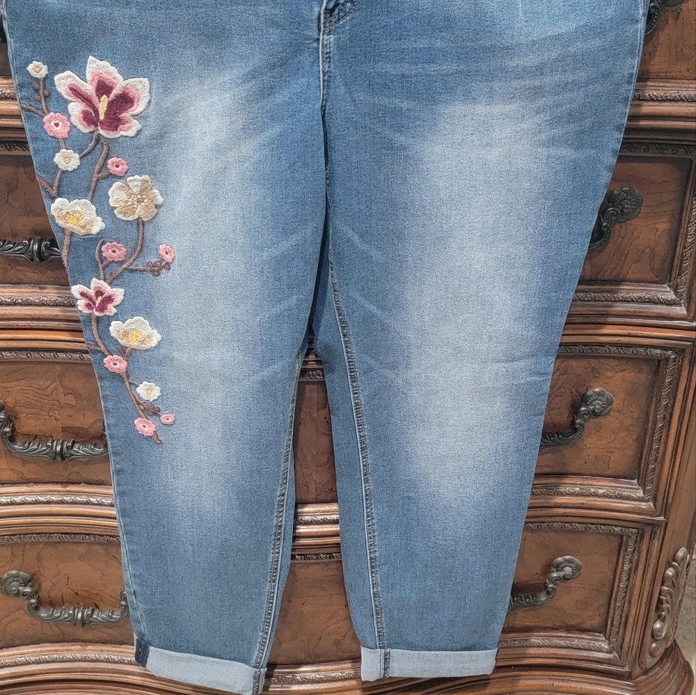 Capri Shorts Brand New No tag